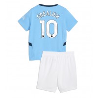 Maglia Calcio Manchester City Jack Grealish #10 Prima Divisa Bambino 2024-25 Manica Corta (+ pantaloncini)